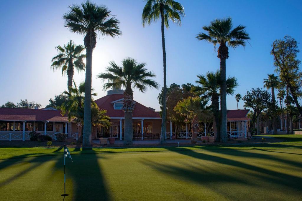 Crowne Plaza Phoenix - Chandler Golf Resort an IHG Hotel Main image 2